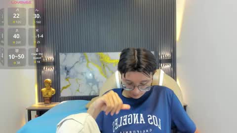 Snapshot of santiago_russo18 chatting on October 26, 12:33 pm santiago_russo18 online show from October 26, 12:33 pm