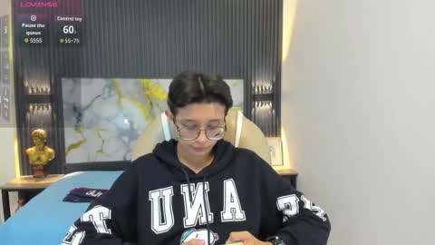 Snapshot of santiago_russo18 chatting on October 31, 12:06 pm santiago_russo18 online show from October 31, 12:06 pm