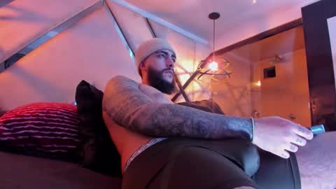 Snapshot of santiagohincapiie chatting on March 6, 4:31 am Santiago Hincapiie online show from March 6, 4:31 am