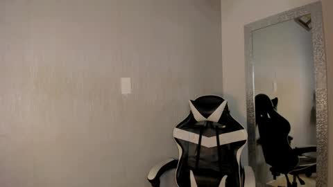 Julius Novachrono  online show from November 6, 7:59 pm