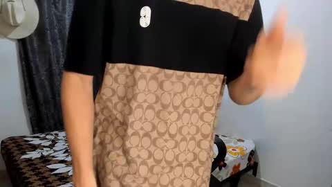 Julius Novachrono  online show from December 5, 1:20 pm