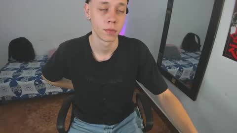 Julius Novachrono  online show from February 18, 5:14 am