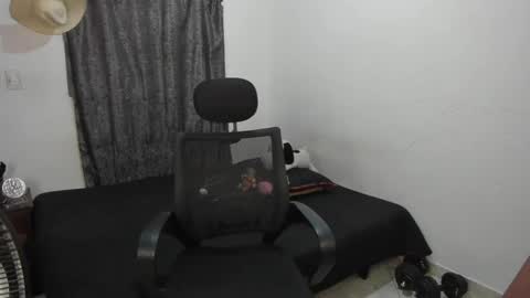 Snapshot of santiceballo chatting on April 20, 9:01 am Julius Novachrono online show from April 20, 9:01 am