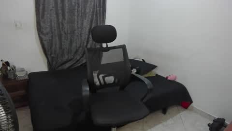Snapshot of santiceballo chatting on April 29, 5:22 am Julius Novachrono online show from April 29, 5:22 am