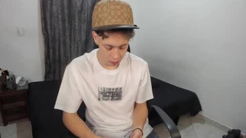 Snapshot of santiceballo chatting on April 30, 9:37 am Julius Novachrono online show from April 30, 9:37 am