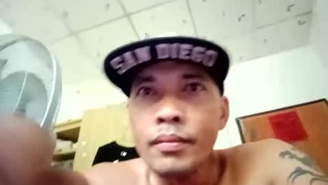 Snapshot of santichai561323 chatting on March 20, 4:17 am santichai561323 online show from March 20, 4:17 am