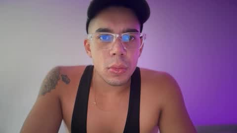 santoxxxkinney online show from February 1, 6:06 pm