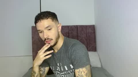 Santy Torres online show from February 11, 3:55 am