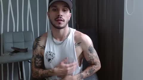 Santy Torres online show from February 28, 8:54 pm