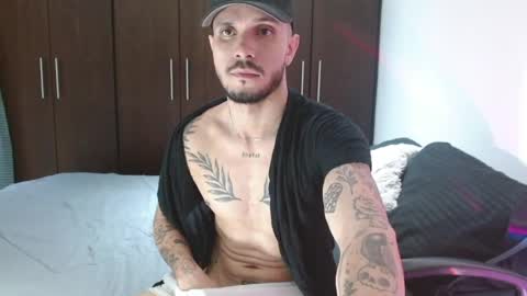 Snapshot of santti_torres chatting on May 21, 3:57 am Santy Torres online show from May 21, 3:57 am