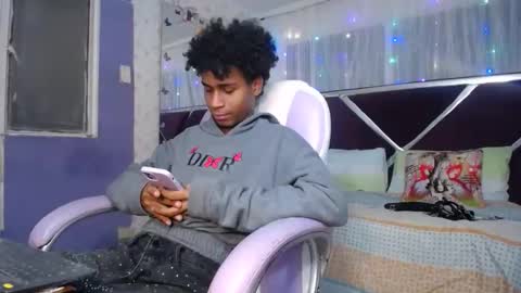 santy online show from March 29, 6:19 pm