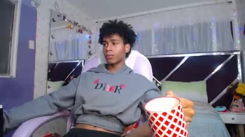 santy online show from March 31, 12:49 pm