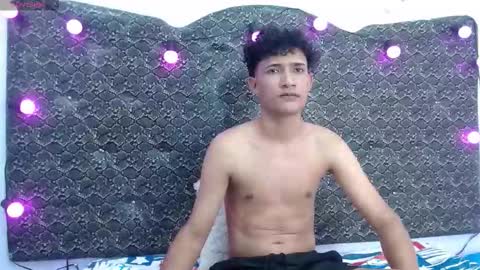 Snapshot of santy_boys_xxx chatting on October 2, 3:13 am santy boys xxxHOT CUM online show from October 2, 3:13 am