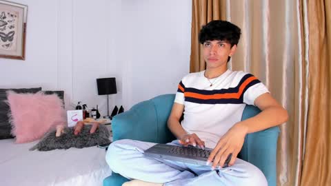 Snapshot of santy_carrington chatting on February 3, 11:05 pm Santiago Carrington online show from February 3, 11:05 pm
