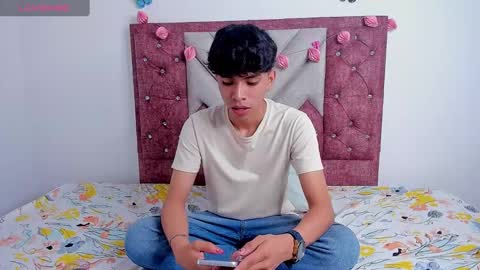 Snapshot of santy_carrington chatting on March 11, 10:09 pm Santiago Carrington online show from March 11, 10:09 pm