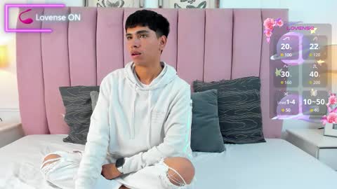 Snapshot of santy_carrington chatting on March 12, 8:59 pm Santiago Carrington online show from March 12, 8:59 pm