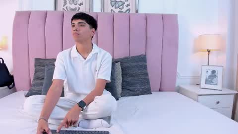 Snapshot of santy_carrington chatting on March 13, 9:10 pm Santiago Carrington online show from March 13, 9:10 pm