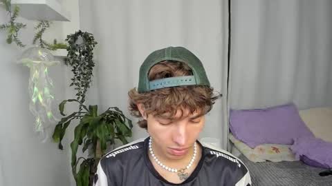 kitty online show from December 22, 12:40 am