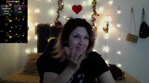 sanyaseraphine0 online show from May 8, 8:58 pm