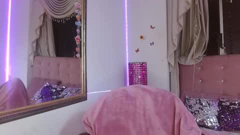 Snapshot of saori_evanss chatting on November 5, 12:43 am Saori Evans online show from November 5, 12:43 am