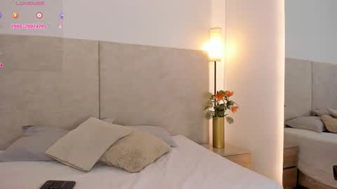 Saori  online show from November 11, 12:05 pm