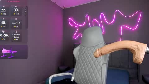 saphyralux online show from April 8, 8:42 pm