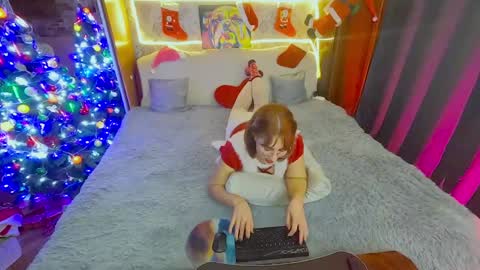 Snapshot of sara__foxy chatting on December 28, 3:37 pm sara foxy online show from December 28, 3:37 pm
