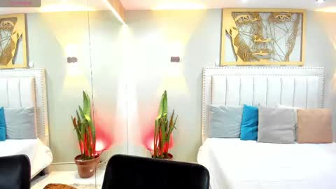    online show from November 9, 12:03 pm