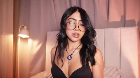 Sara  online show from May 12, 11:35 pm