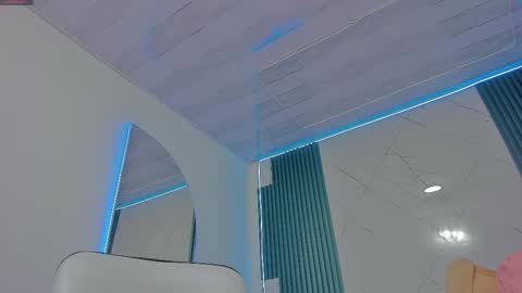 sara allenx online show from September 28, 7:19 pm