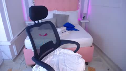 Sara... online show from October 1, 12:16 am