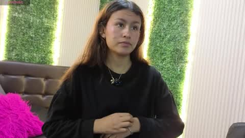 Snapshot of sara_blue13 chatting on February 17, 12:12 pm Sara online show from February 17, 12:12 pm