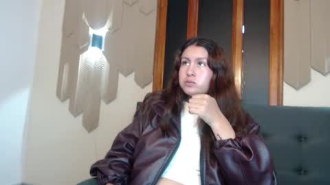 Snapshot of sara_blue13 chatting on March 19, 3:38 pm Sara online show from March 19, 3:38 pm