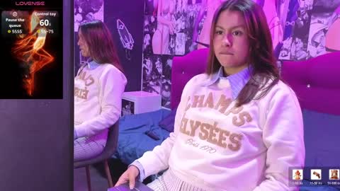 Snapshot of sara_blue13 chatting on March 31, 3:01 pm Sara online show from March 31, 3:01 pm