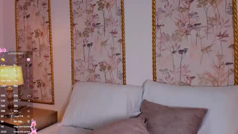 Sara online show from November 13, 8:30 pm