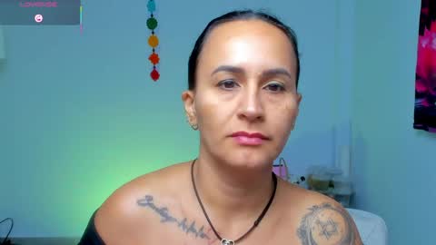 Snapshot of sara_charmy chatting on May 9, 10:53 am online show from May 9, 10:53 am