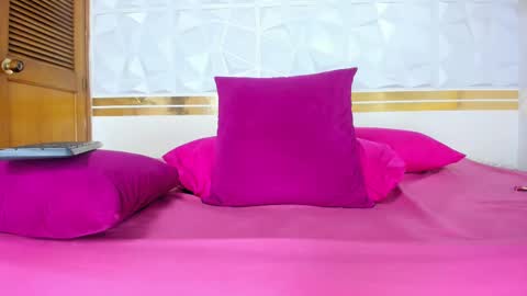 Sara Collins online show from January 17, 2:50 pm