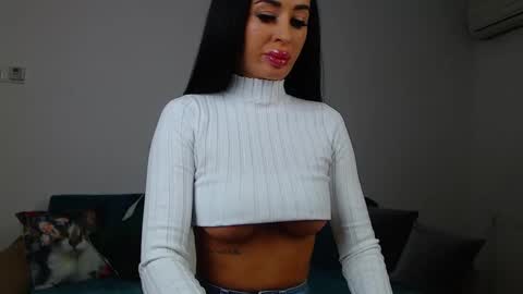 Im Sara I am happy to be here  online show from February 13, 7:03 am