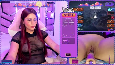Snapshot of sara_hil chatting on December 9, 7:50 pm Sara online show from December 9, 7:50 pm