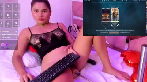 Snapshot of sara_hil chatting on February 27, 11:48 pm Sara online show from February 27, 11:48 pm