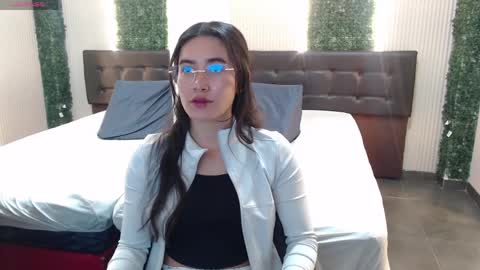 Snapshot of sara_hoffman_4 chatting on March 31, 11:54 am Sara online show from March 31, 11:54 am