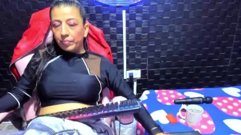 Snapshot of sara_hot_2 chatting on March 7, 12:58 am no limits sarah online show from March 7, 12:58 am
