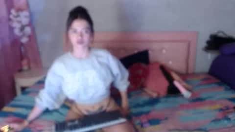 sara_jhons22 online show from December 18, 1:22 am