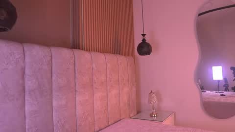 sara_lopee1 online show from May 5, 11:51 am