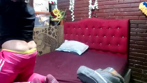 Snapshot of sara_love43 chatting on April 19, 6:46 am Sara love online show from April 19, 6:46 am