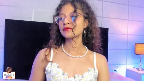 Snapshot of sara_mac_ chatting on October 25, 5:04 am Sara online show from October 25, 5:04 am