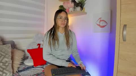   online show from March 11, 11:27 am