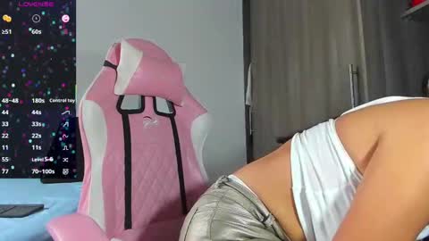 Snapshot of sara_maisa chatting on February 10, 9:25 pm SARA INDEPENDENT MODEL online show from February 10, 9:25 pm