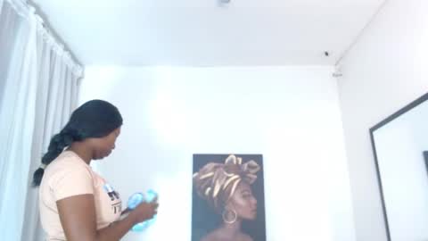 Snapshot of sara_marks chatting on April 30, 10:54 am S A R A online show from April 30, 10:54 am