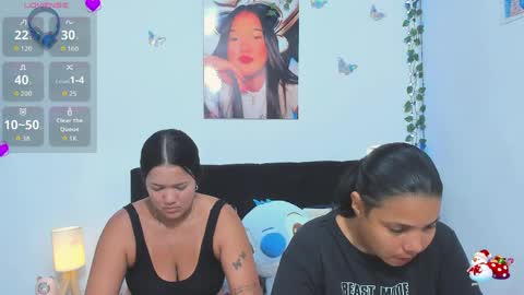 Snapshot of sara_mendez2_ chatting on April 16, 12:11 am Sara Mendez online show from April 16, 12:11 am